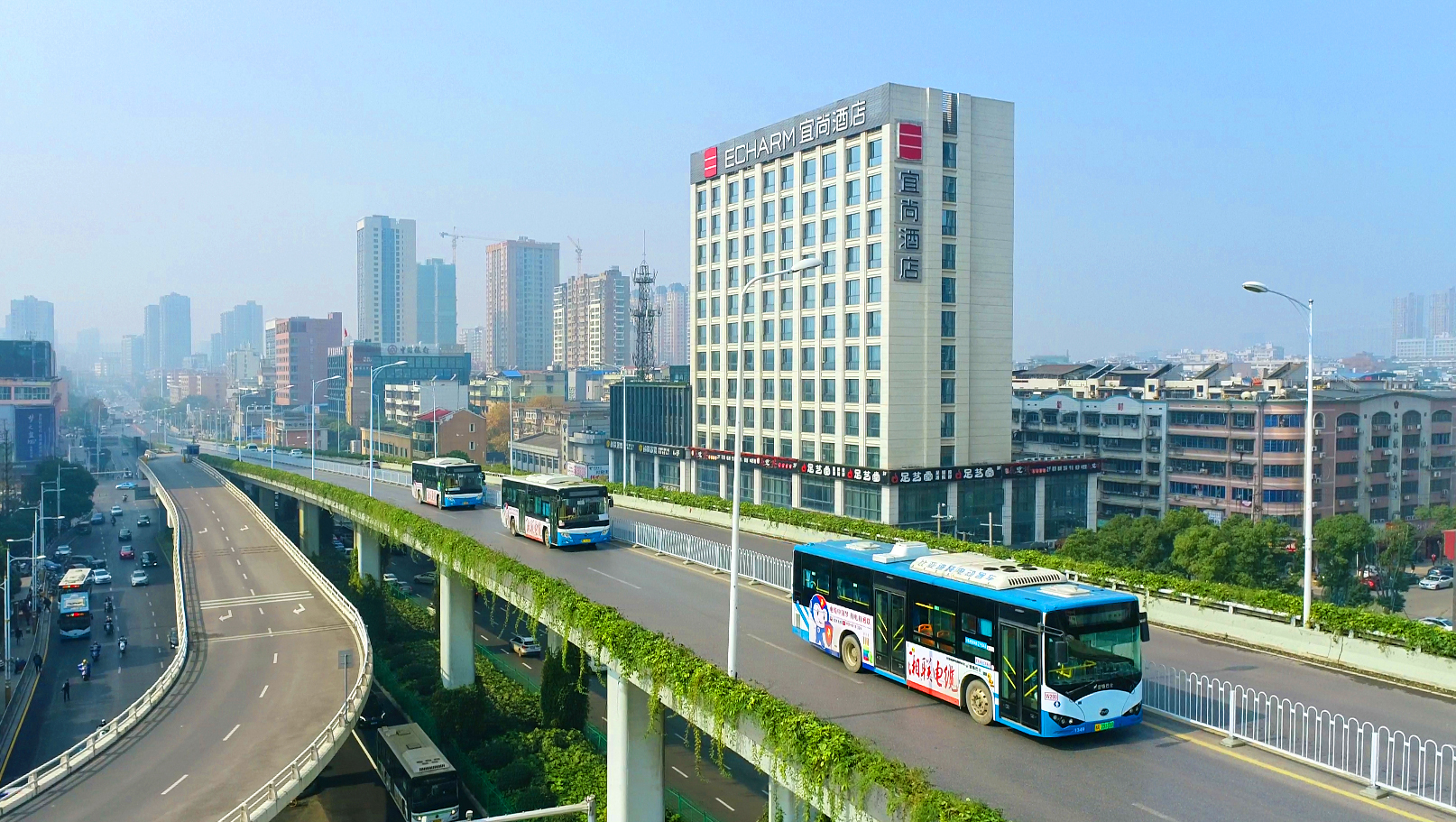 品牌建設(shè)再提速 | 湘聯(lián)電纜公交車廣告全面上線！